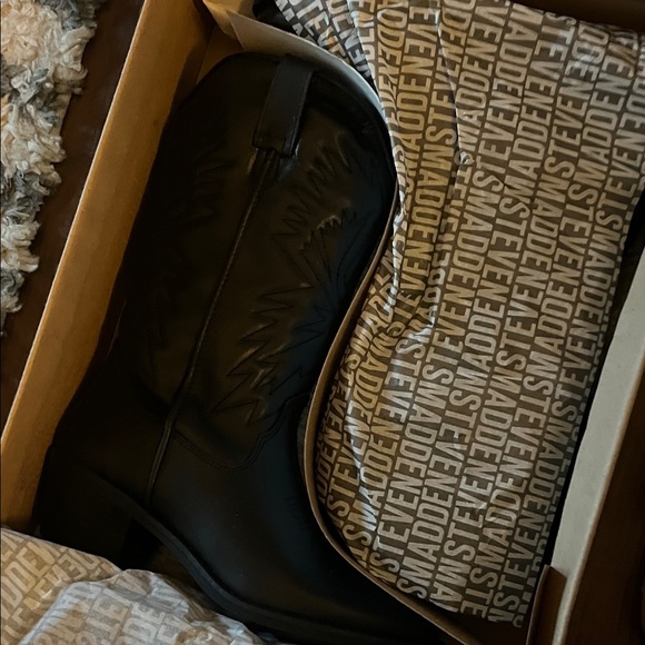 Steve Madden Other - Steve Madden Sleek Black Ankle Boots
